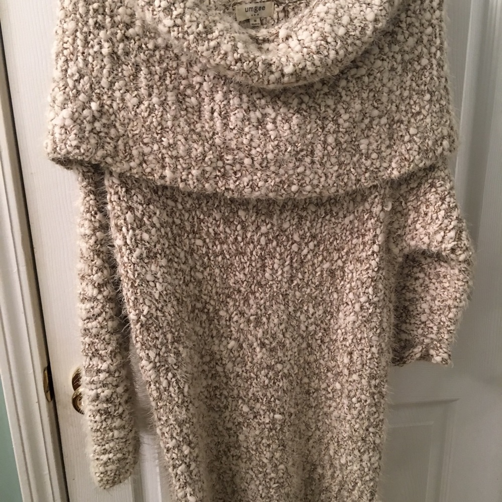 Cream/Beige sweater